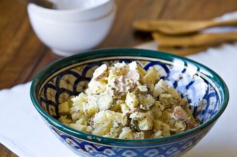 salatoppskrift mens du følger en proteindiett